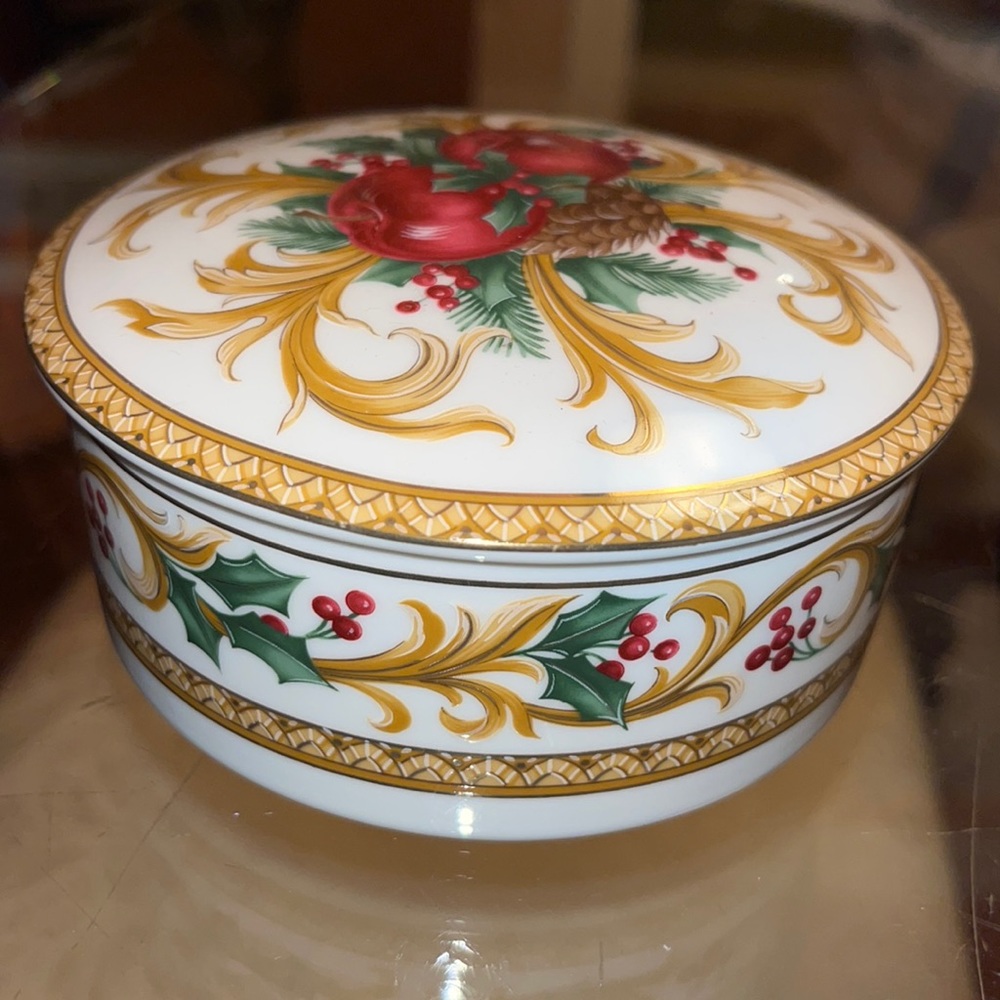 MIKASA Holiday Orchard Round Trinket Vanity Pin Box w/Lid